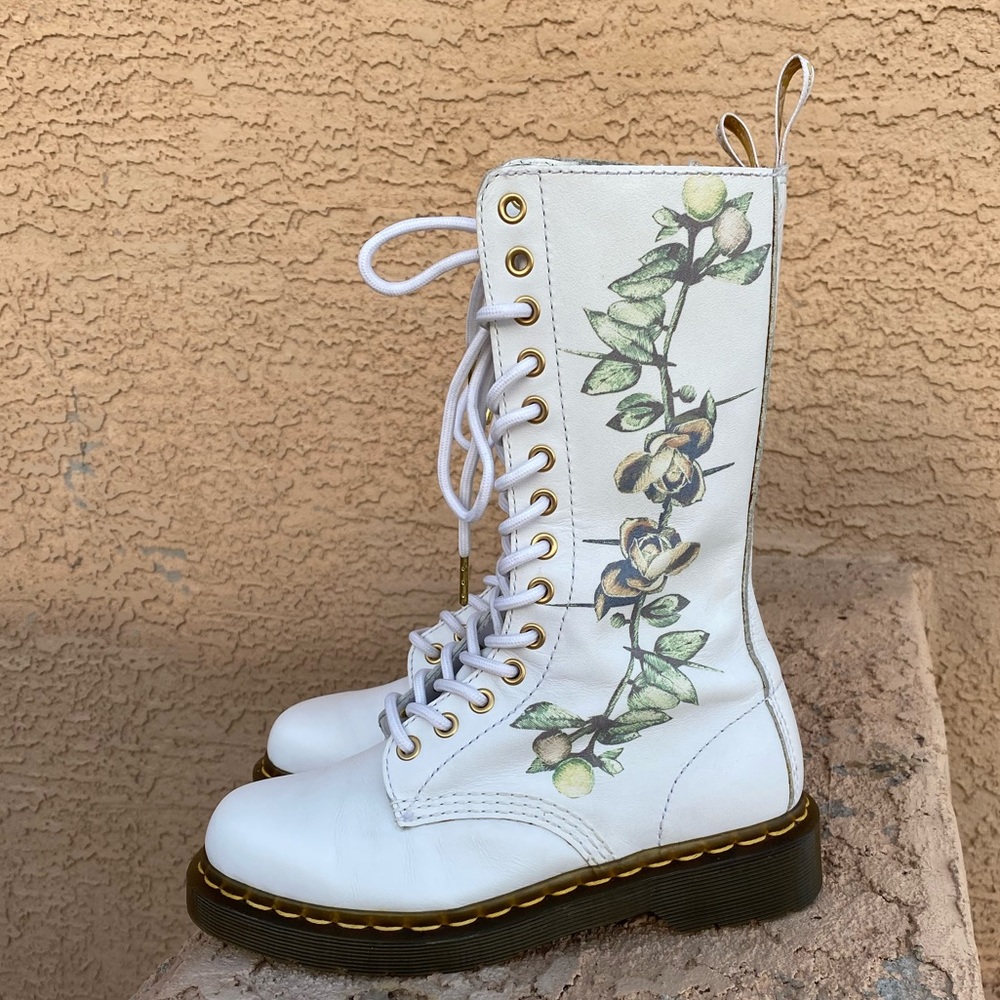 SOLD SOLD Dr Martens LE  White Leather boot - Picture 2 of 12